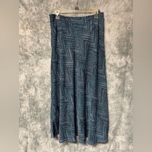 East 5th Blue and white patterned skirt